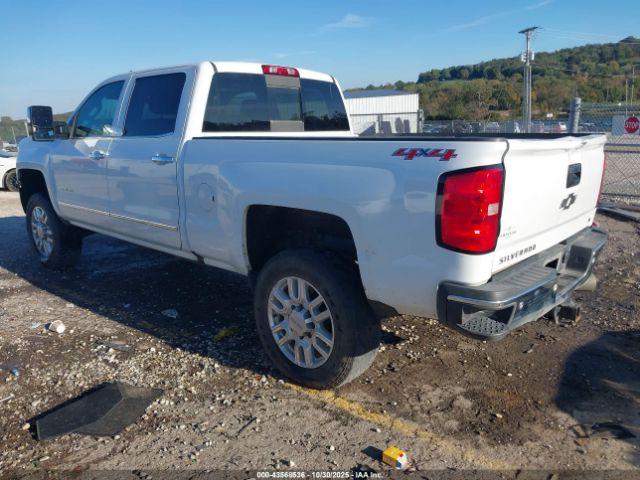 Chevrolet Silverado 3500 Ltz Image 2