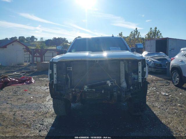 Chevrolet Silverado 3500 Ltz Image 12