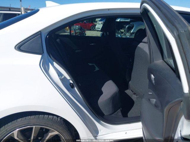 Toyota Corolla Se Image 7