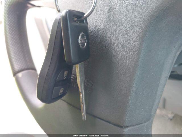 Nissan Frontier Sv Image 9