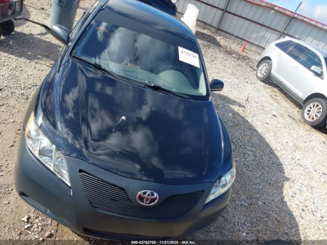 Toyota Camry Le Image 13