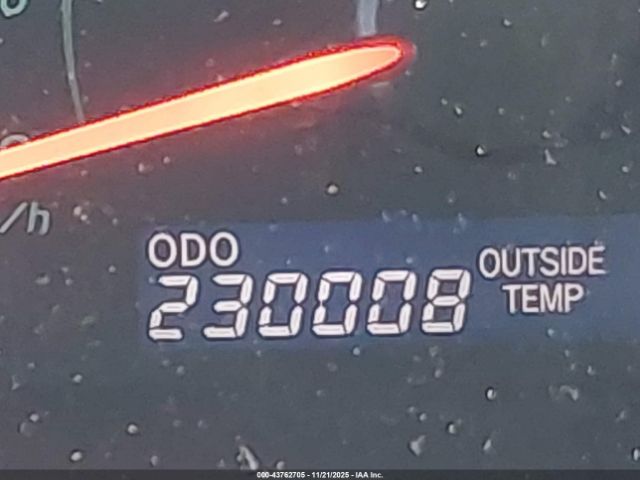 Toyota Camry Le Image 10