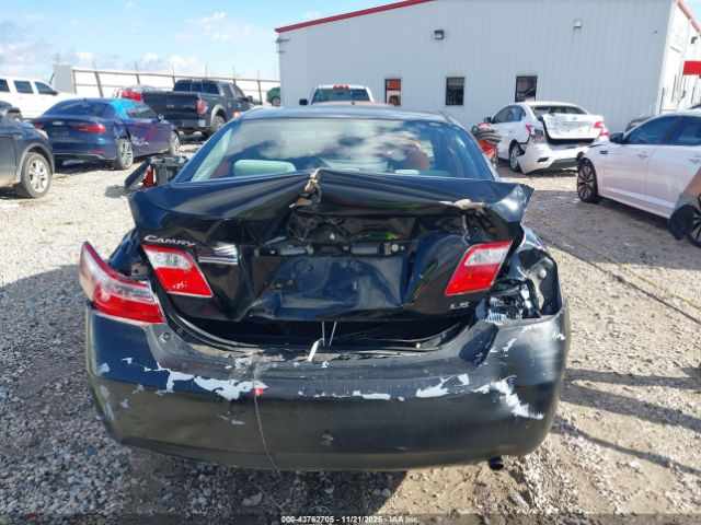 Toyota Camry Le Image 12