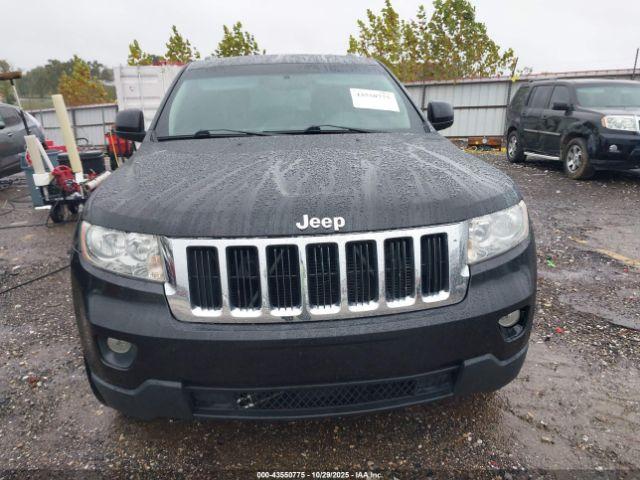 Jeep Grand Cherokee Laredo Image 11