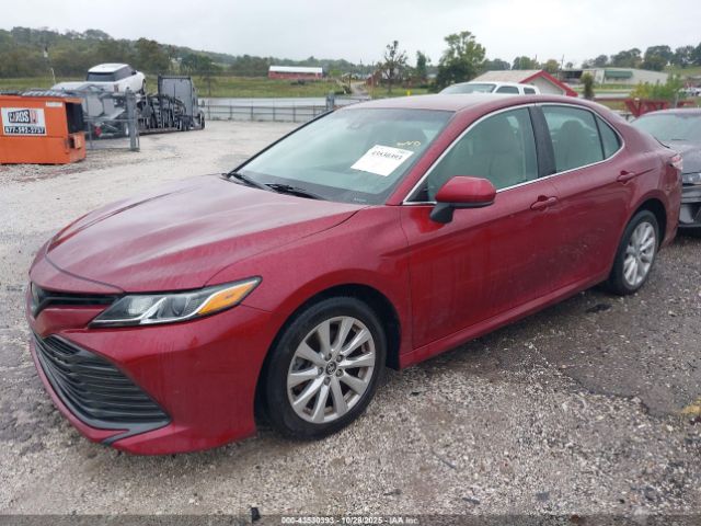 Toyota Camry Le Image 3