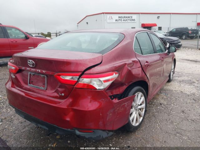 Toyota Camry Le Image 7