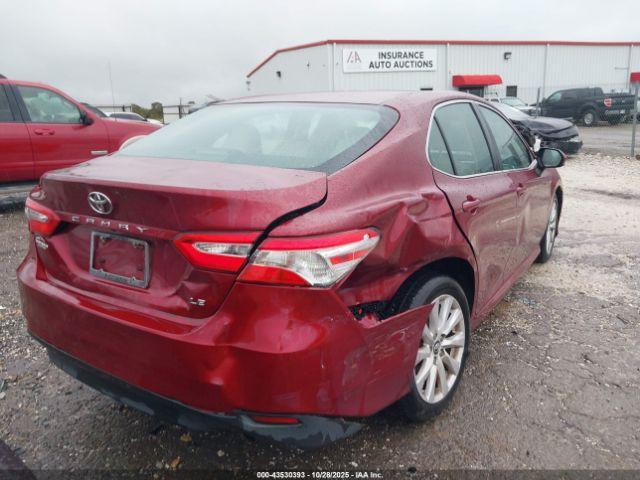 Toyota Camry Le Image 7