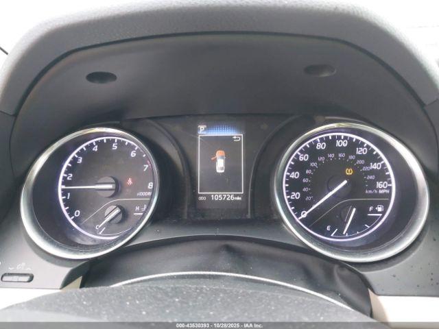 Toyota Camry Le Image 5