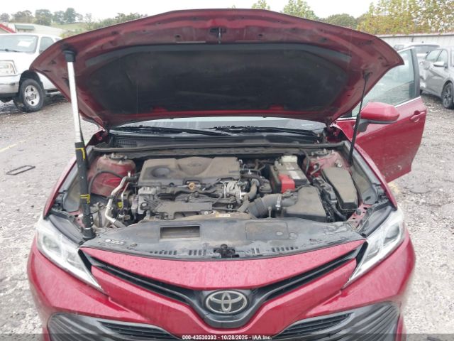 Toyota Camry Le Image 10