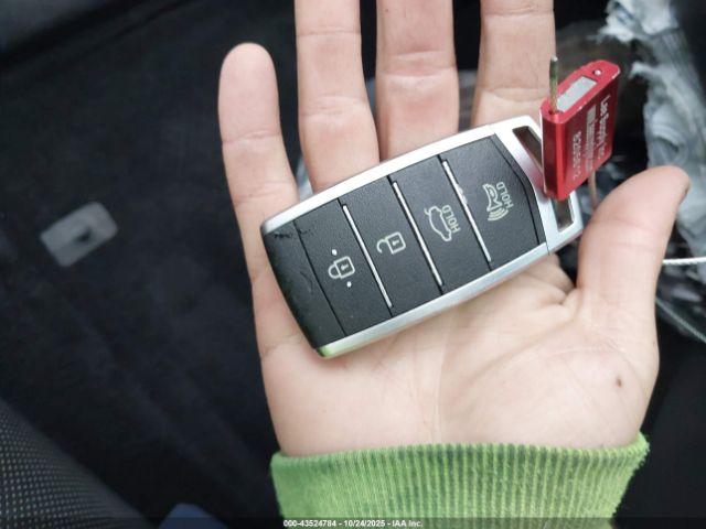 Genesis G90 3.3t Premium Image 14