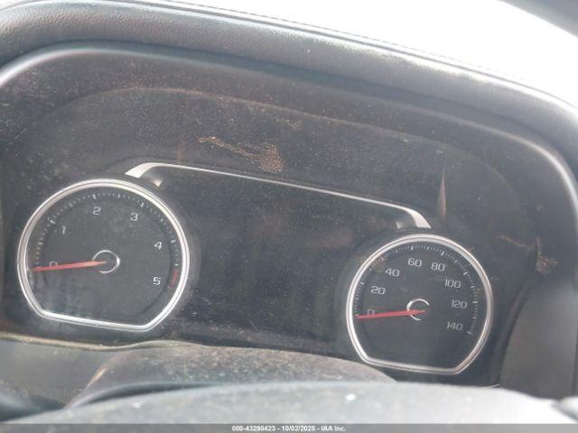 Chevrolet Silverado 2500 Image 2