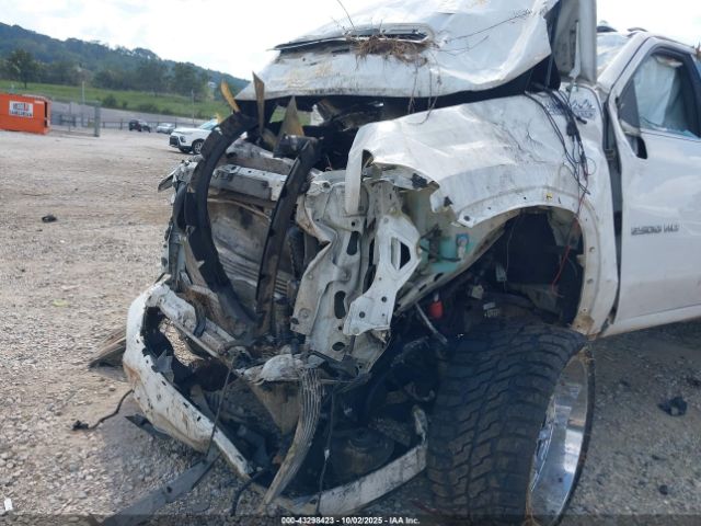 Chevrolet Silverado 2500 Image 5