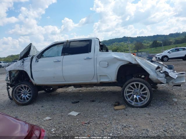 Chevrolet Silverado 2500 Image 3