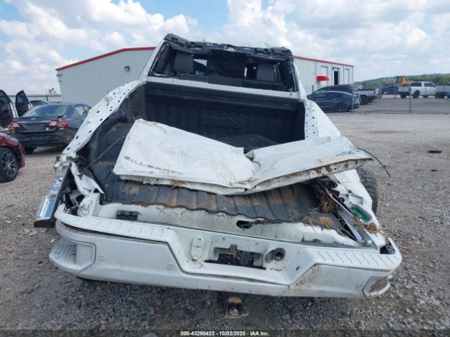 Chevrolet Silverado 2500 Image 14