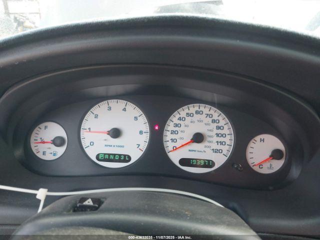 Dodge Intrepid Image 4