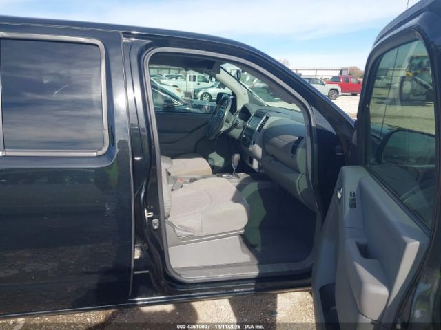 Nissan Frontier Sv 4x4 Image 3