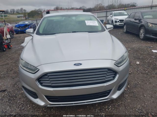 Ford Fusion Se Image 8