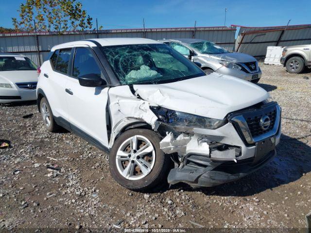  Salvage Nissan Kicks