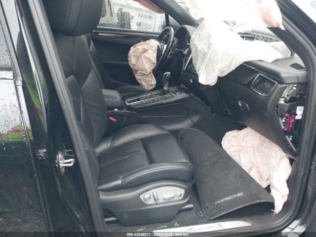 Porsche Macan S Image 11
