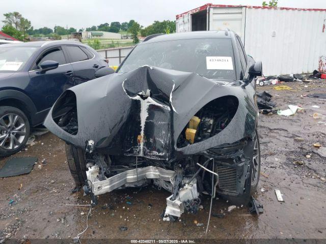 Porsche Macan S Image 8