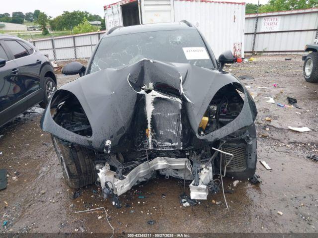 Porsche Macan S Image 10