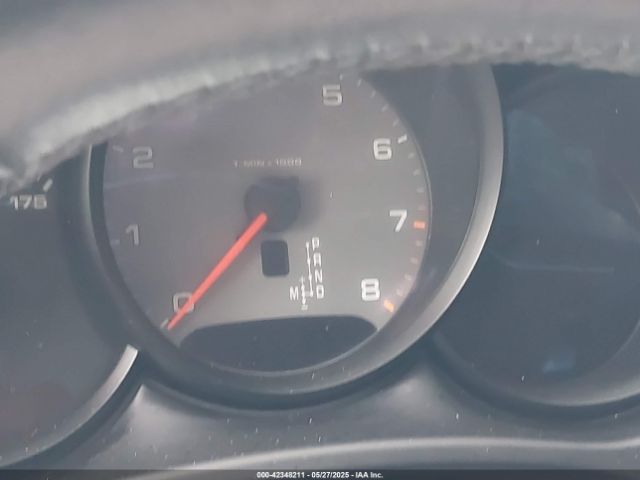 Porsche Macan S Image 14