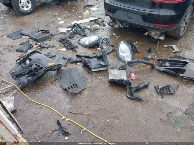 Porsche Macan S Image 16