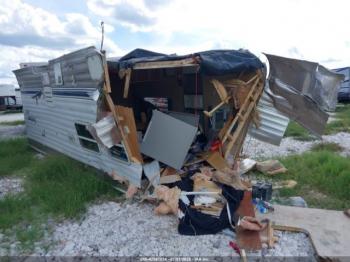  Salvage Dutchmen 22 Camper Trailer