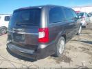 Chrysler Town & Country Touring-l Image 2