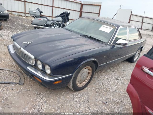 Jaguar Xj8 Vanden Plas Image 8