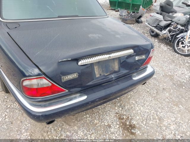 Jaguar Xj8 Vanden Plas Image 2