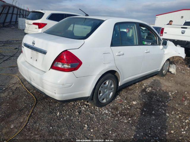 Nissan Versa 1.8s Image 15