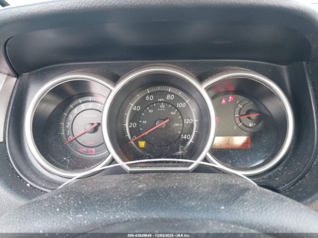 Nissan Versa 1.8s Image 12