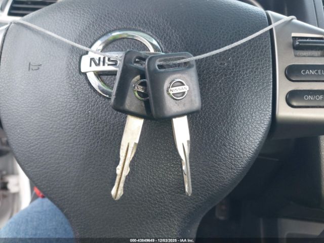 Nissan Versa 1.8s Image 10