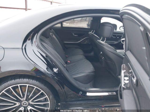 Mercedes-Benz S-Class 4matic Image 5