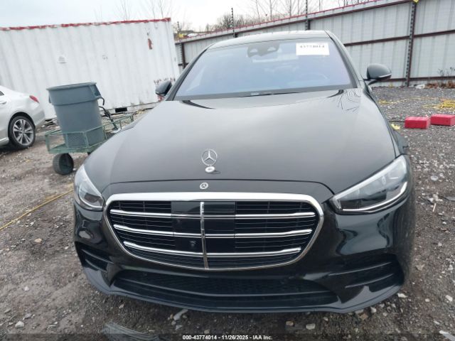 Mercedes-Benz S-Class 4matic Image 9