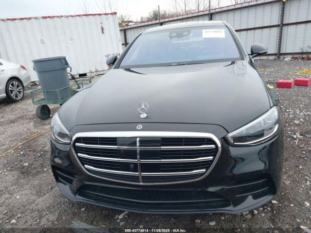 Mercedes-Benz S-Class 4matic Image 9