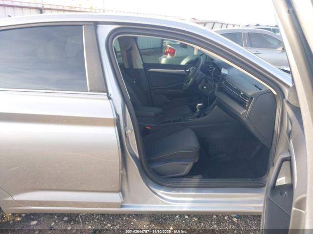 Volkswagen Jetta 1.5t S Image 8