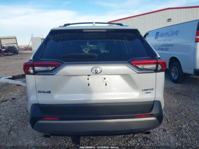 Toyota RAV4 Limited Image 14