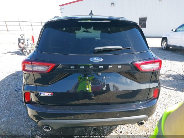 Ford Escape St-line Image 14