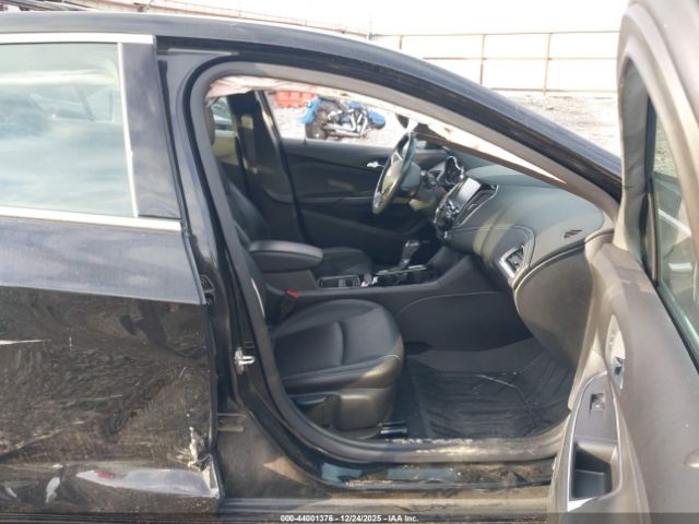 Chevrolet Cruze Premier Auto Image 4