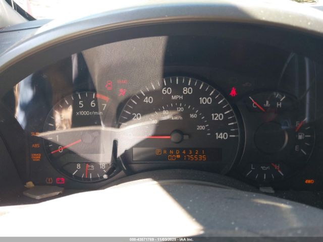 Nissan Titan Se Image 4