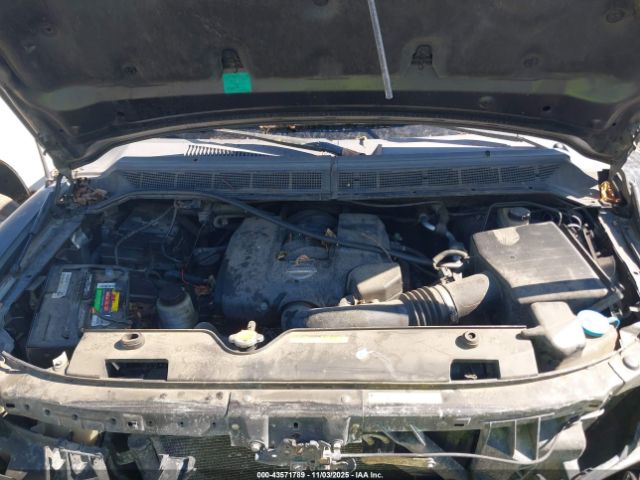 Nissan Titan Se Image 9