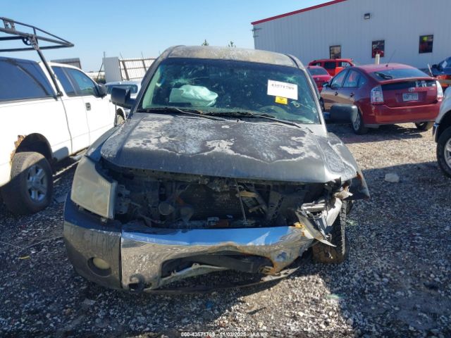 Nissan Titan Se Image 2