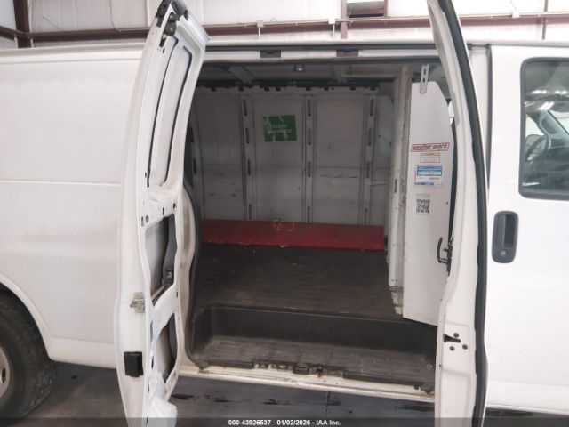 Chevrolet Express Work Van Image 7