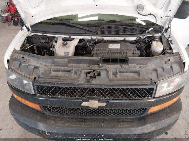 Chevrolet Express Work Van Image 4