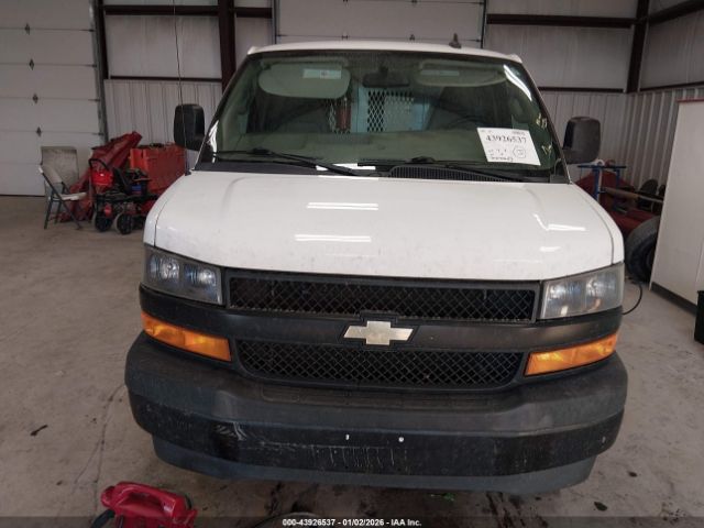 Chevrolet Express Work Van Image 17