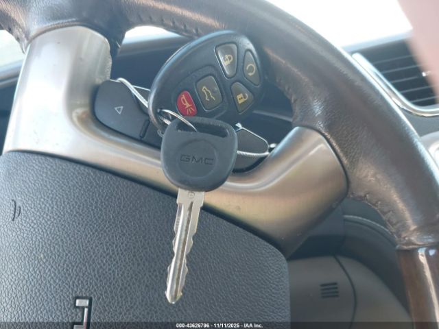 GMC Acadia Denali Image 10