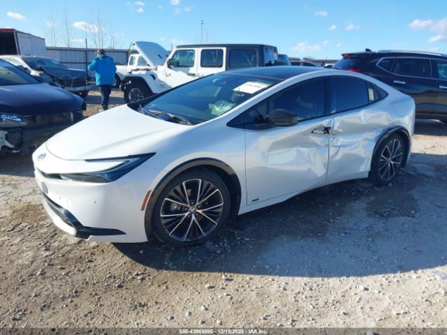 Toyota Prius Xle Awd-e Image 15