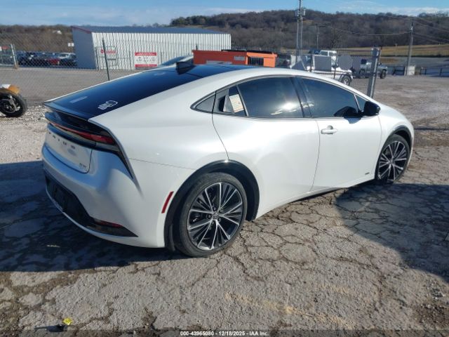 Toyota Prius Xle Awd-e Image 4